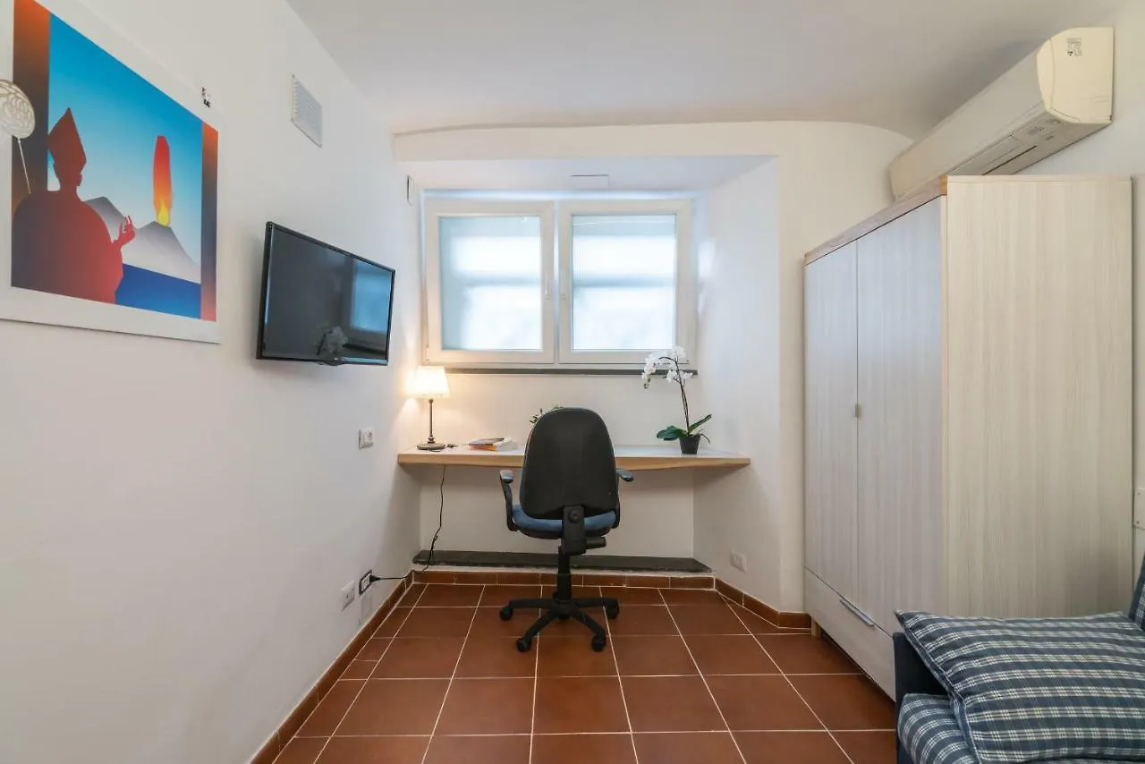 Donnare Casavacanza - Historic Center Of Naples Holiday home