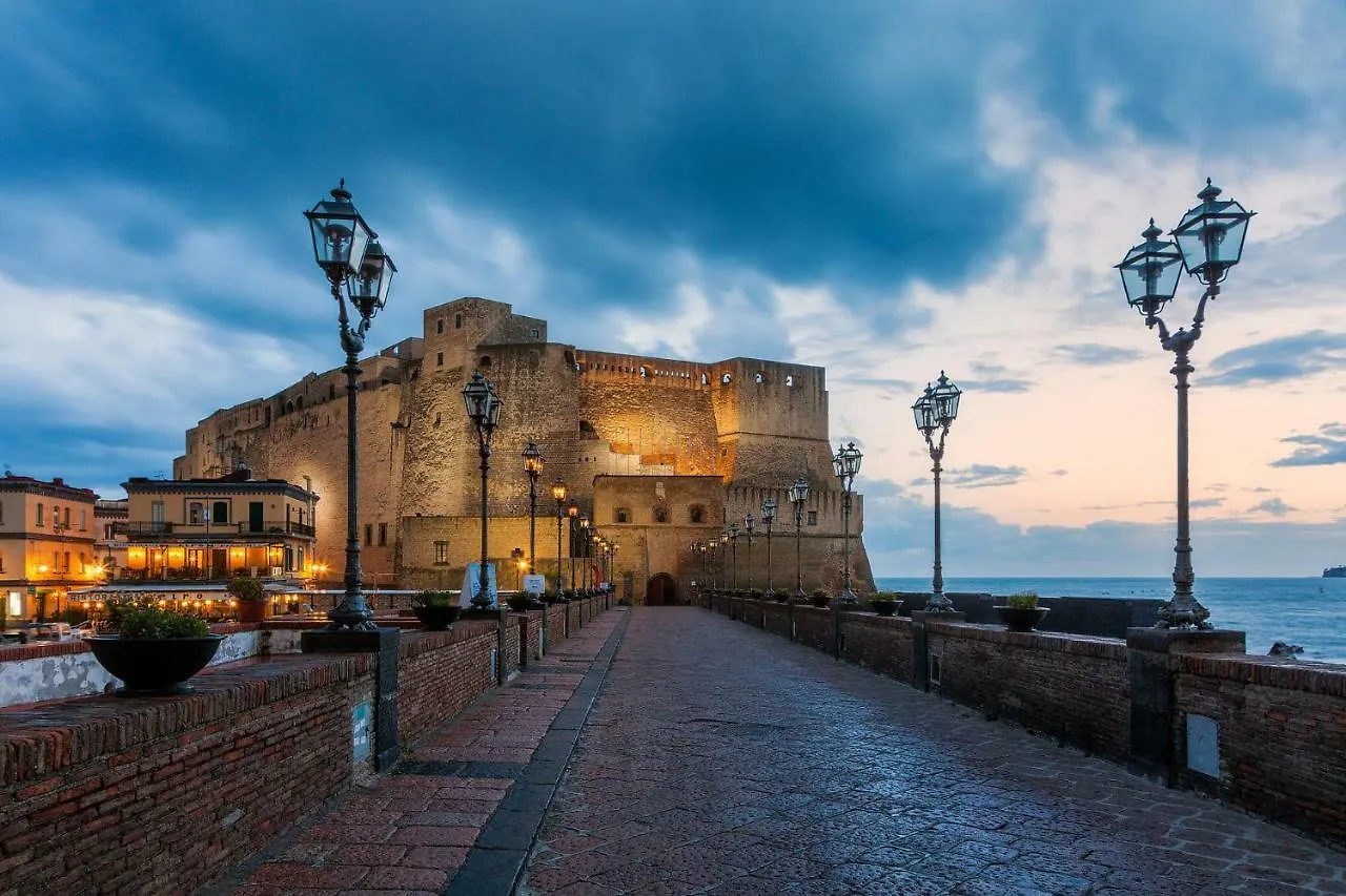 Donnare Casavacanza - Historic Center Of Nápoles