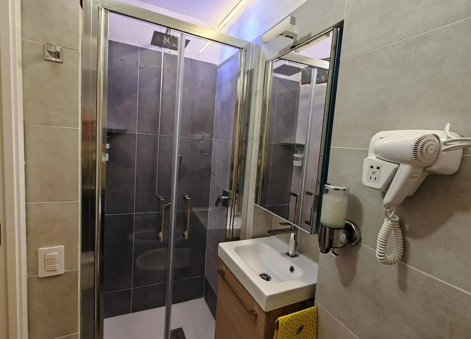 Donnare Casavacanza - Historic Center Of Naples Holiday home